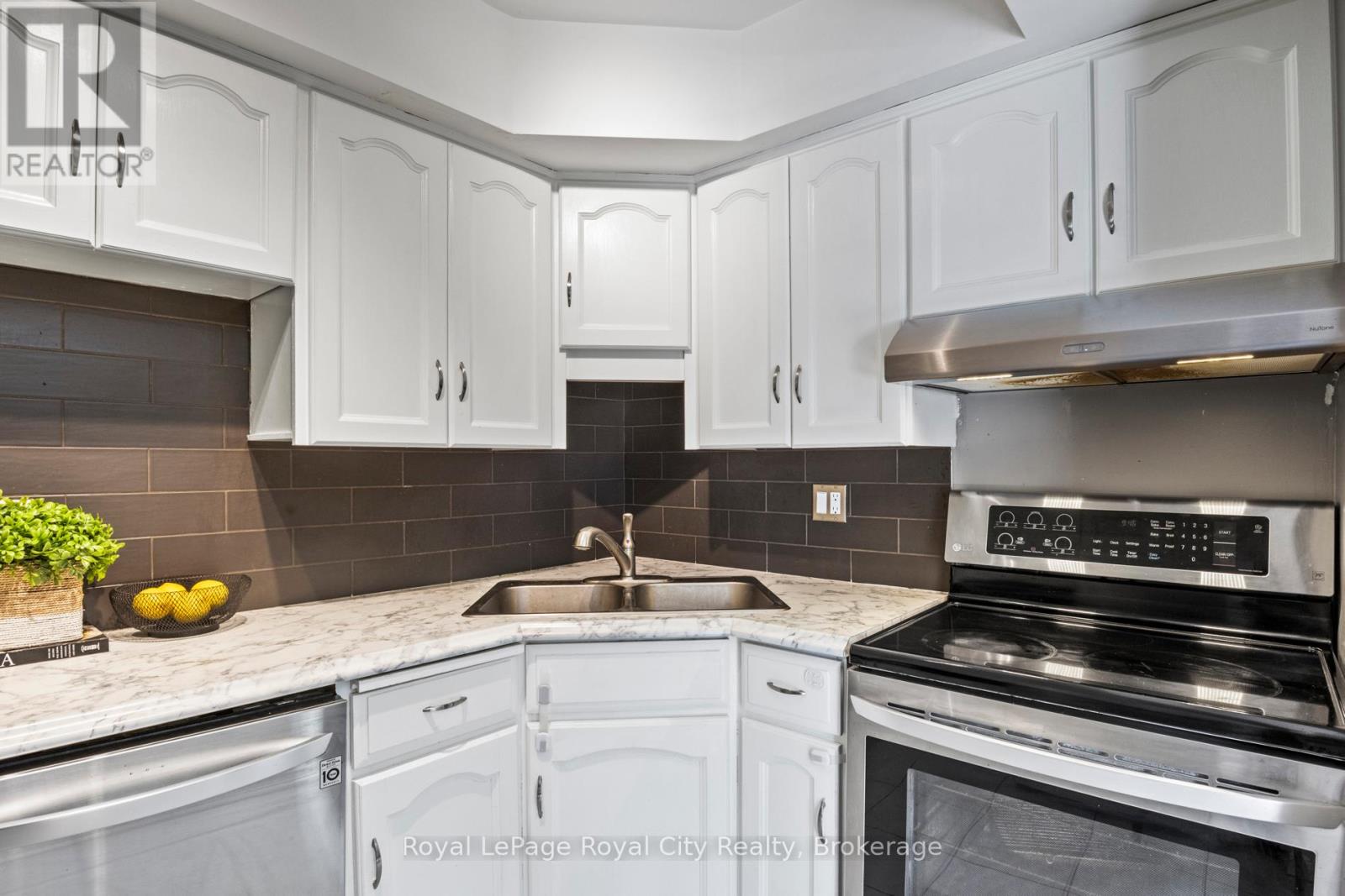Photo 26 of 209 360 Waterloo Avenue, Guelph ON
