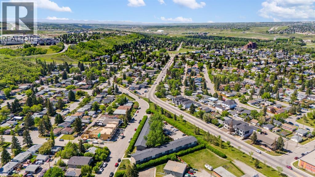 Single Family House for Sale in    Avenue NW Bowness Calgary 