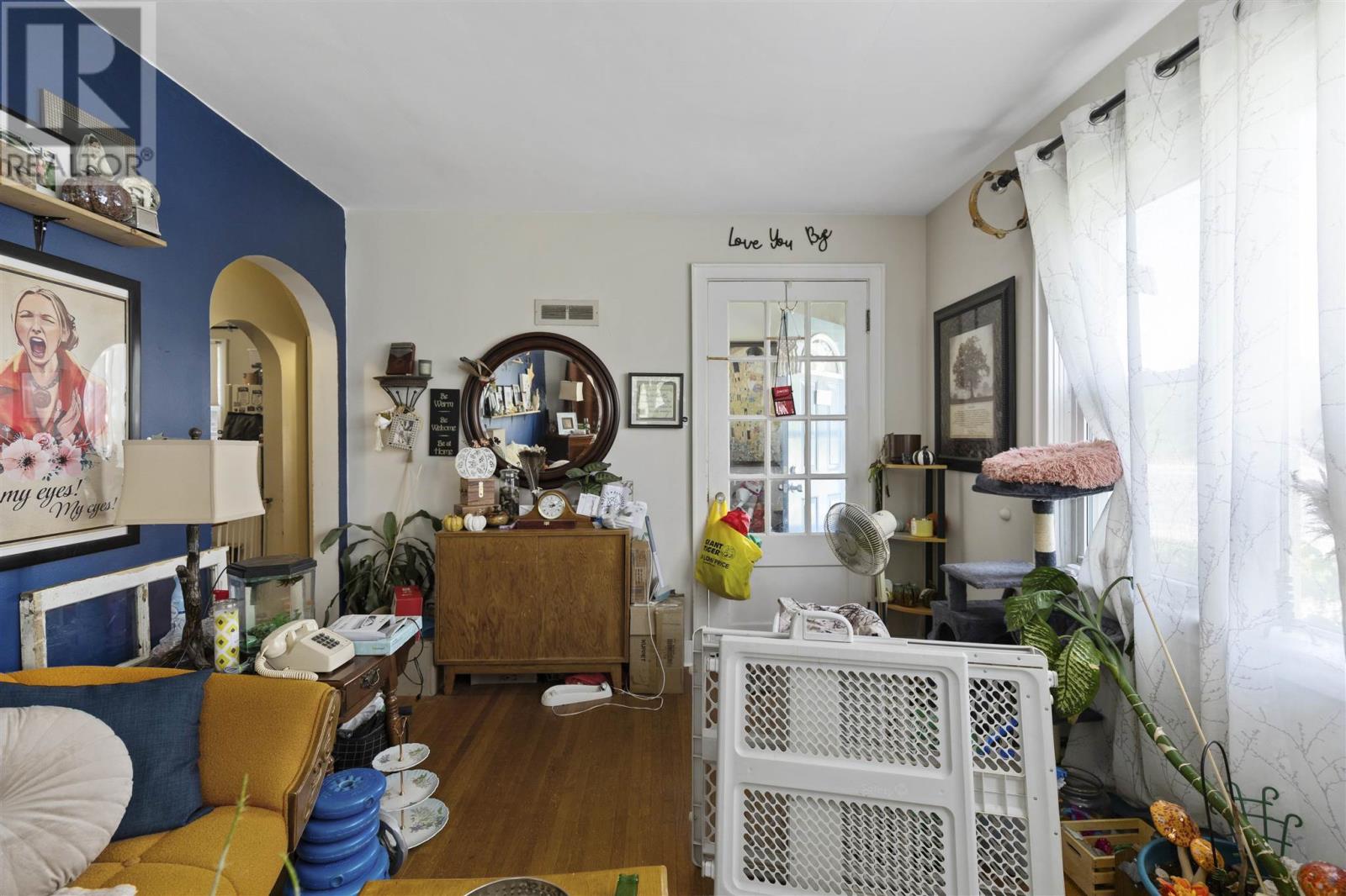 Photo 2 of 731 733 Wellington St E, Sault Ste Marie ON