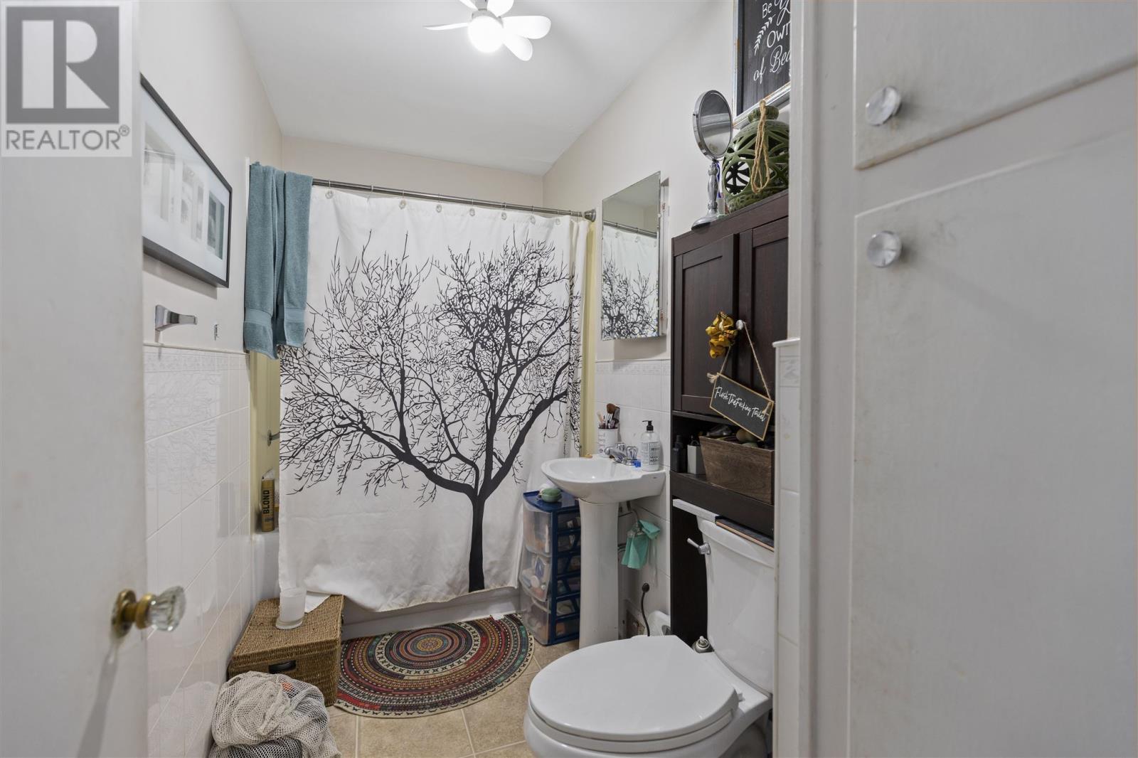 Photo 4 of 731 733 Wellington St E, Sault Ste Marie ON