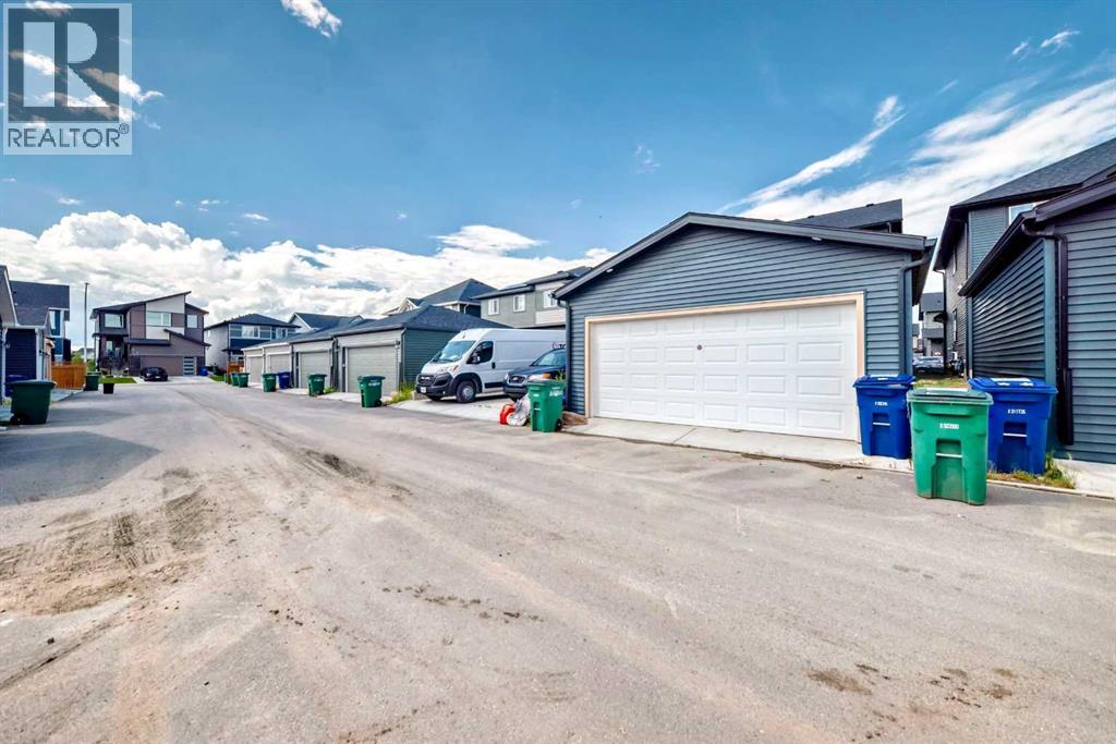 Photo 5 of 221 Midgrove Mews Sw, Airdrie AB