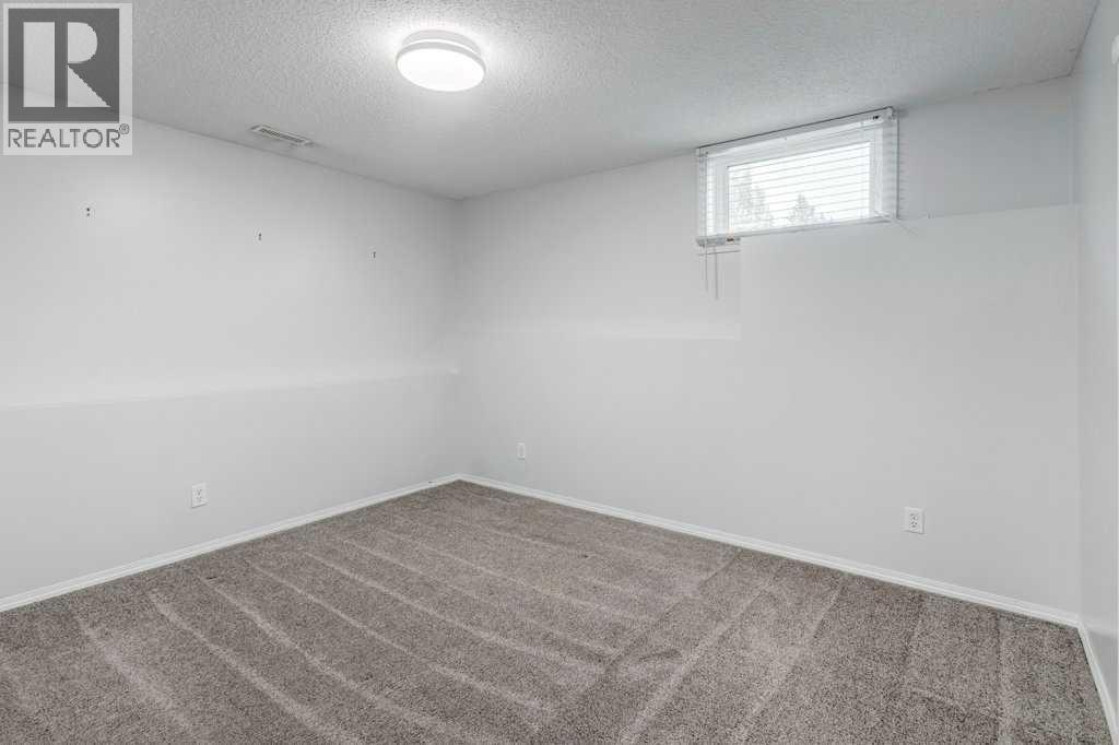 Photo 10 of 18 Big Springs Mews Se, Airdrie AB