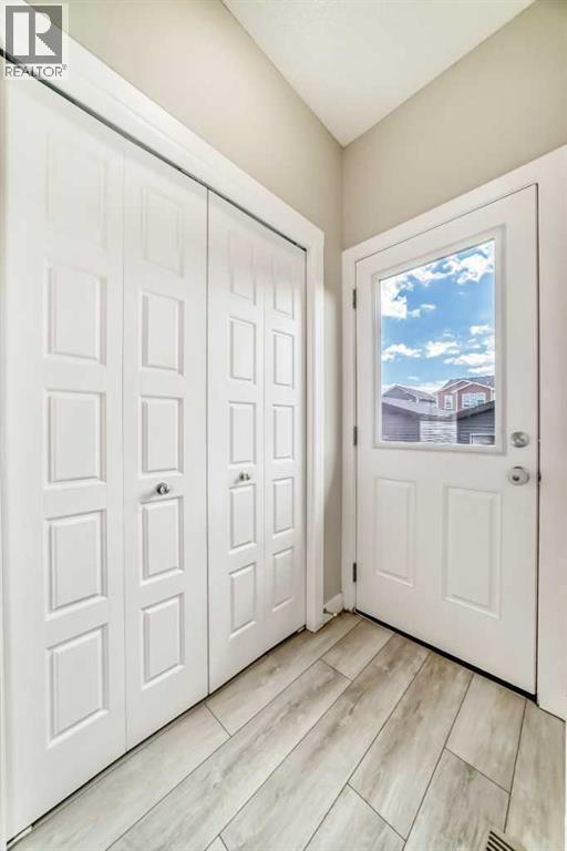 Photo 15 of 221 Midgrove Mews Sw, Airdrie AB