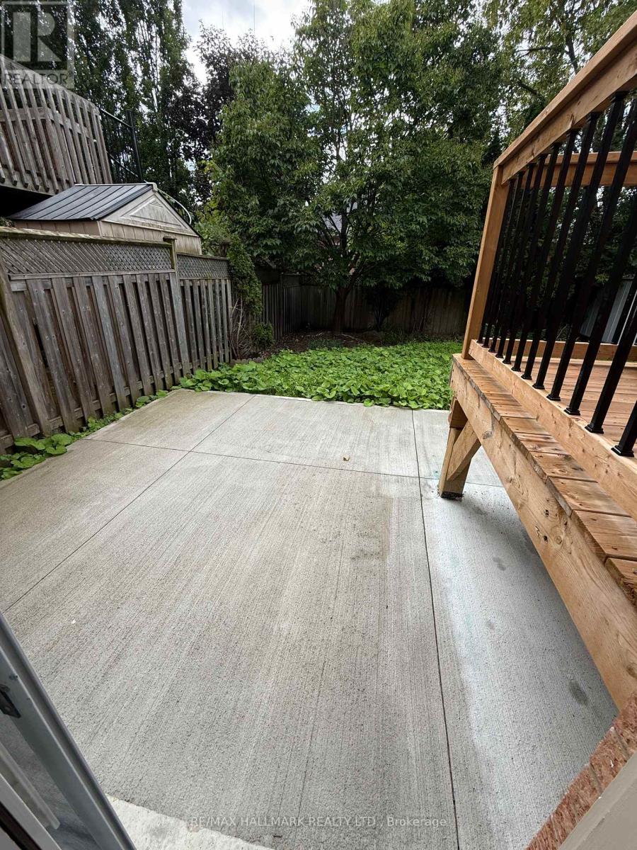 Photo 16 of Bsmt 256 Stone Road, Aurora ON