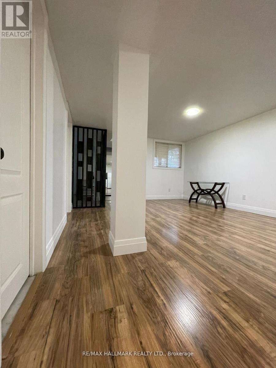 Photo 5 of Bsmt 256 Stone Road, Aurora ON