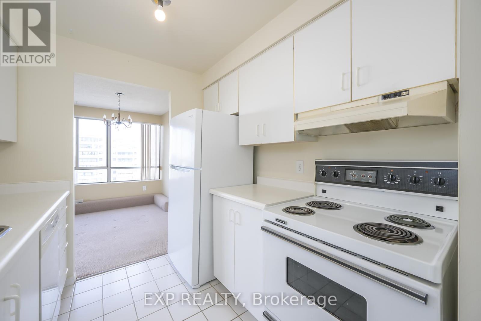 Photo 5 of 910 570 Proudfoot Lane, London North ON