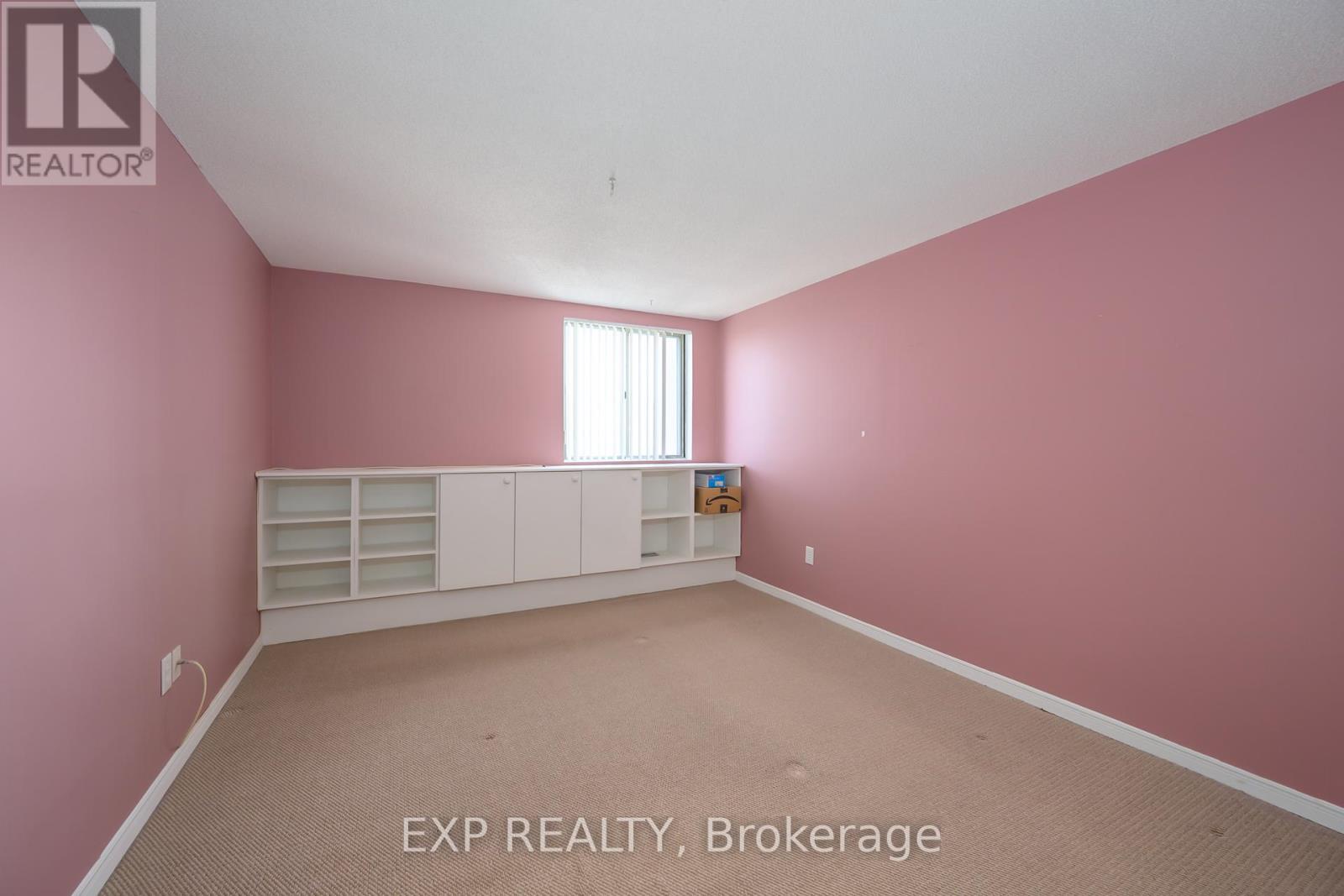 Photo 16 of 910 570 Proudfoot Lane, London North ON