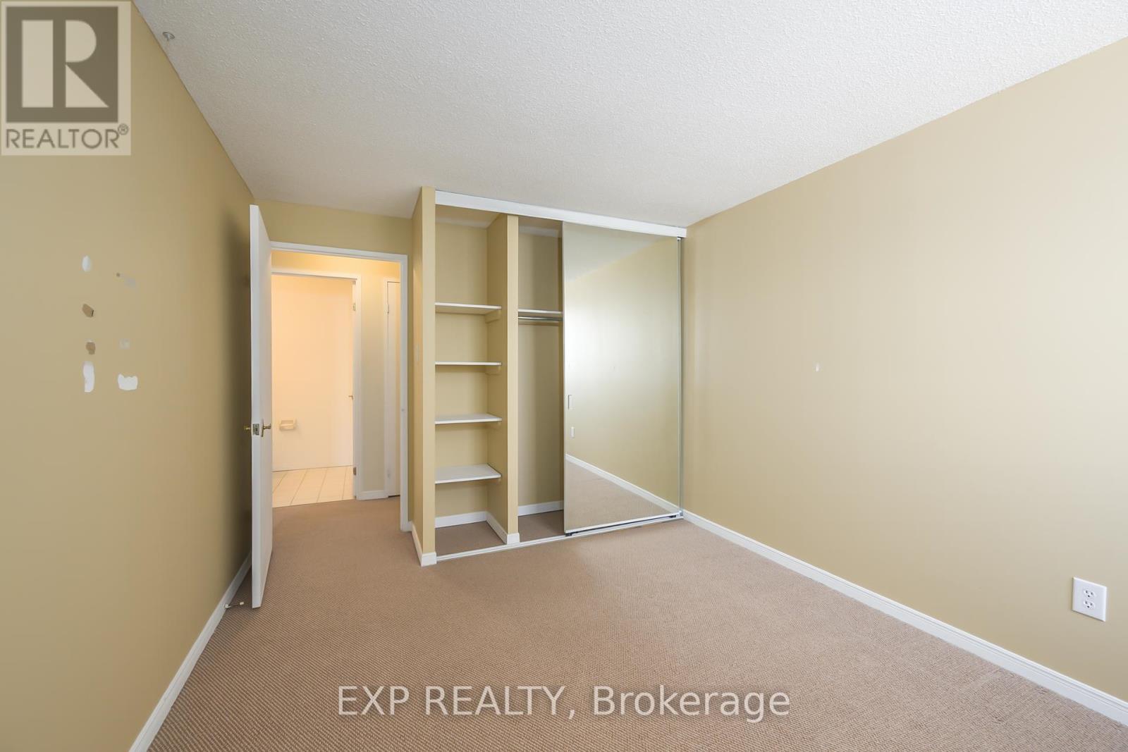 Photo 6 of 910 570 Proudfoot Lane, London North ON