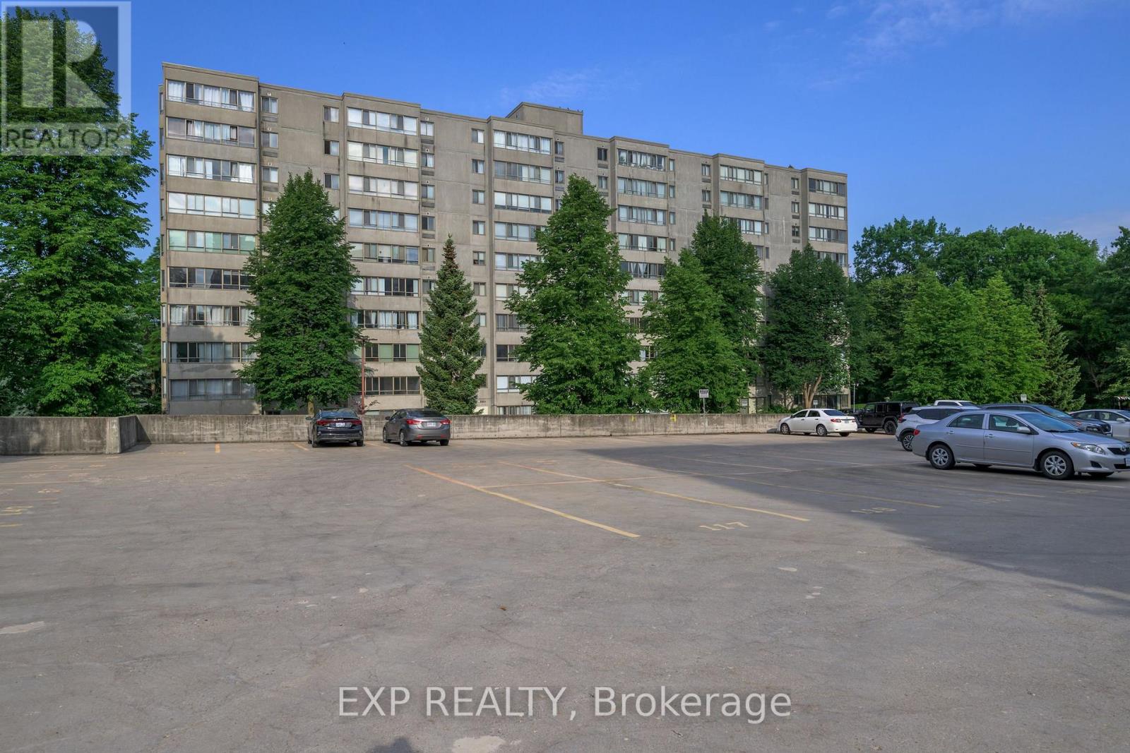 Photo 2 of 910 570 Proudfoot Lane, London North ON