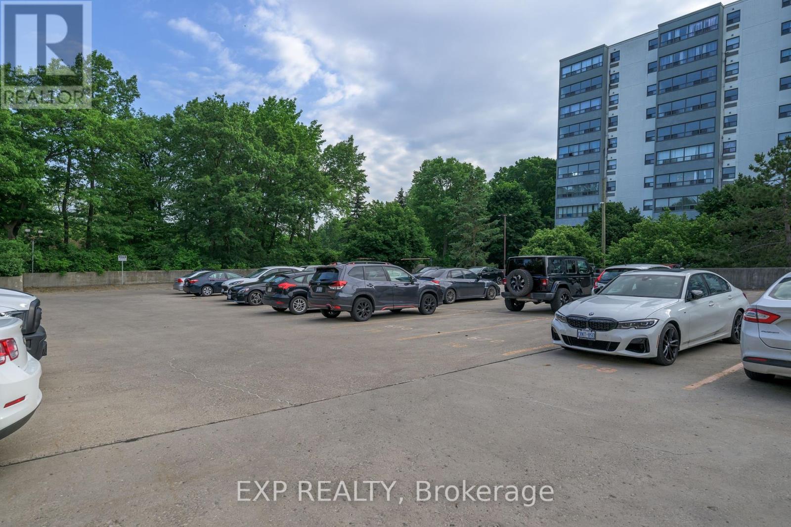 Photo 11 of 910 570 Proudfoot Lane, London North ON