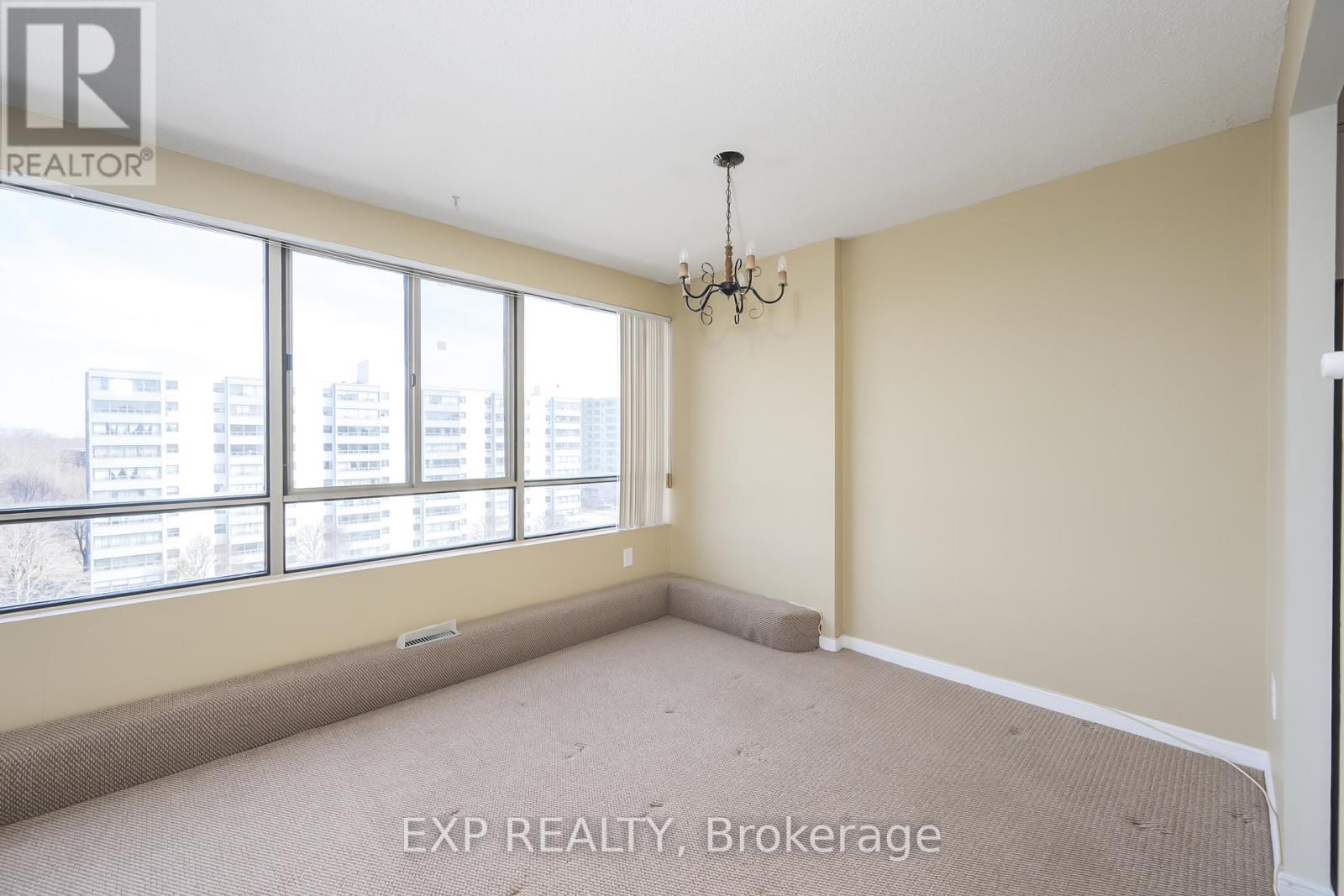 Photo 4 of 910 570 Proudfoot Lane, London North ON
