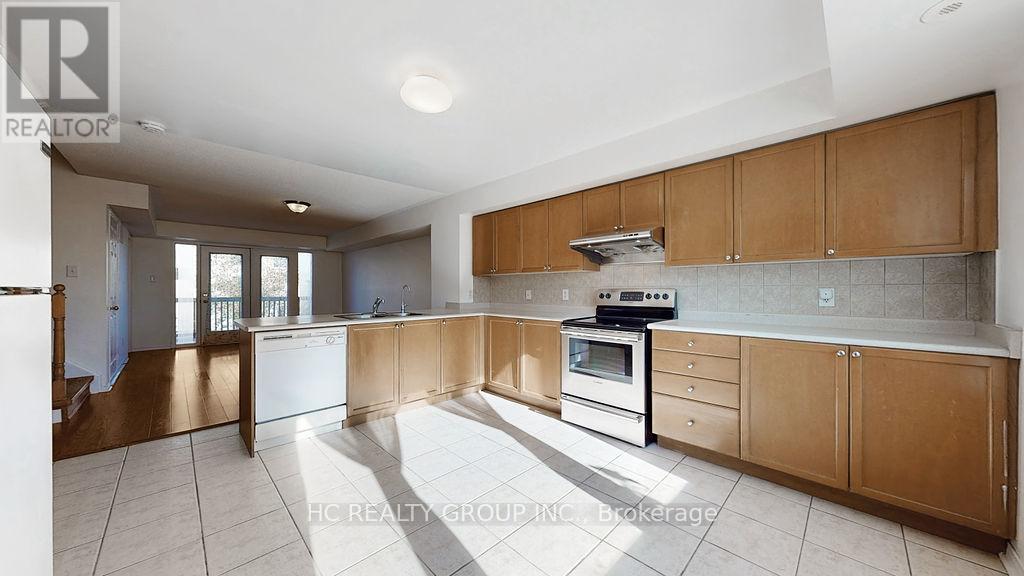 Photo 9 of 268 4975 Southampton Drive, Mississauga ON