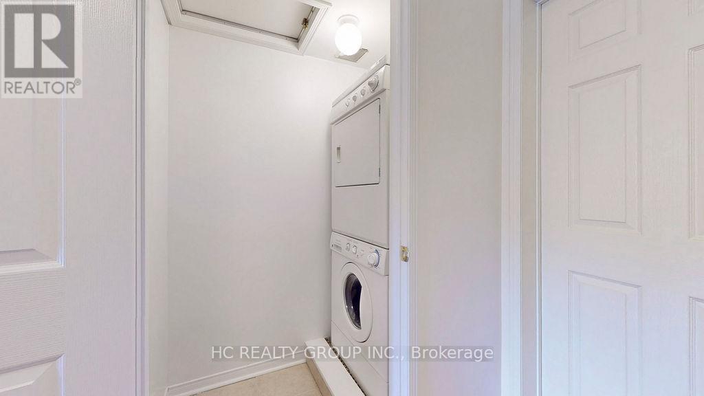Photo 31 of 268 4975 Southampton Drive, Mississauga ON