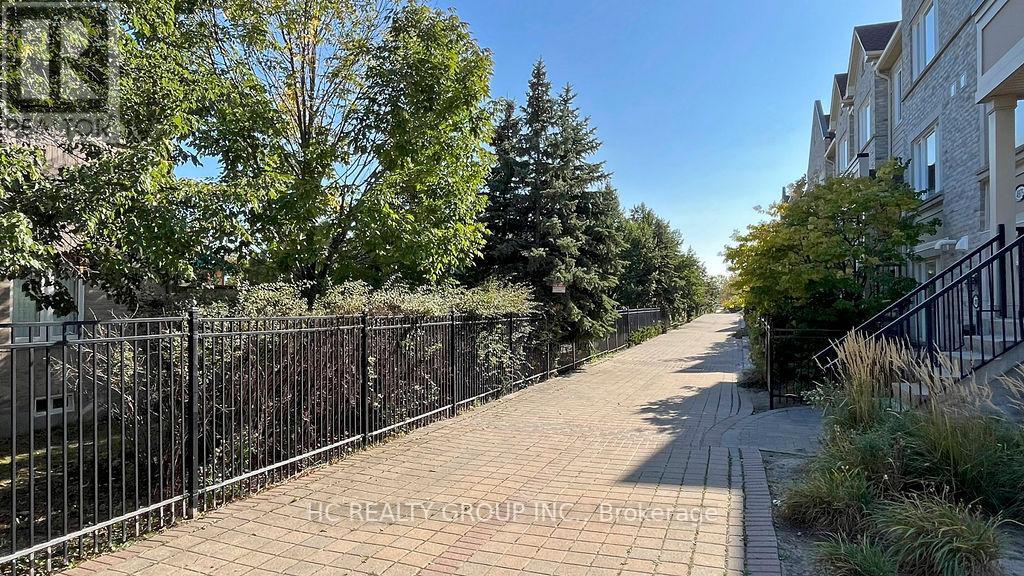 Photo 32 of 268 4975 Southampton Drive, Mississauga ON