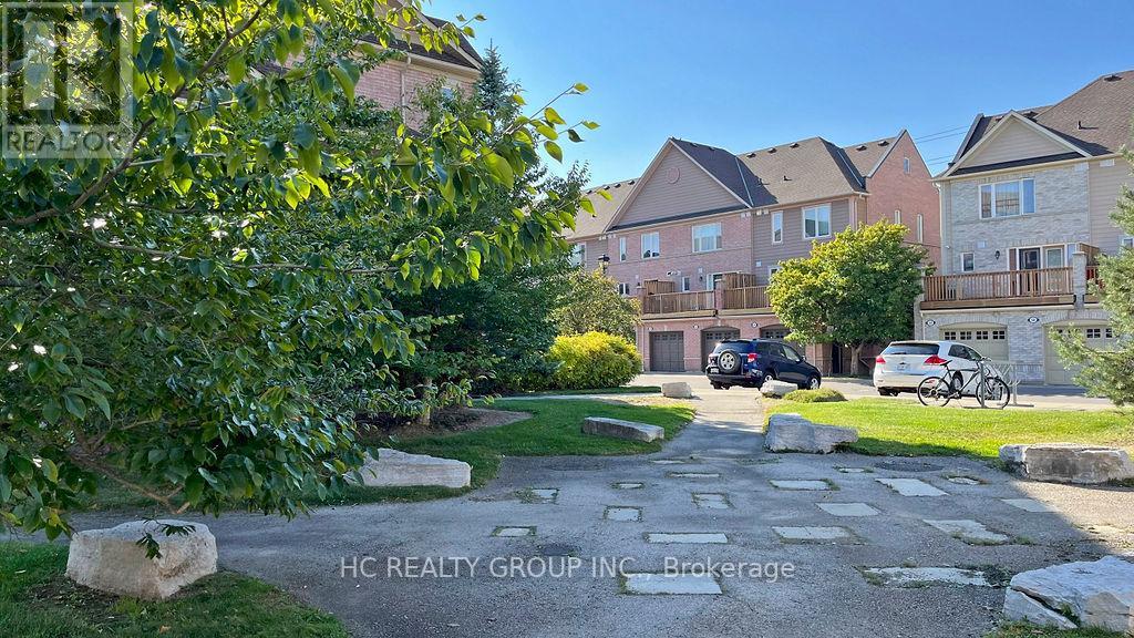 Photo 24 of 268 4975 Southampton Drive, Mississauga ON