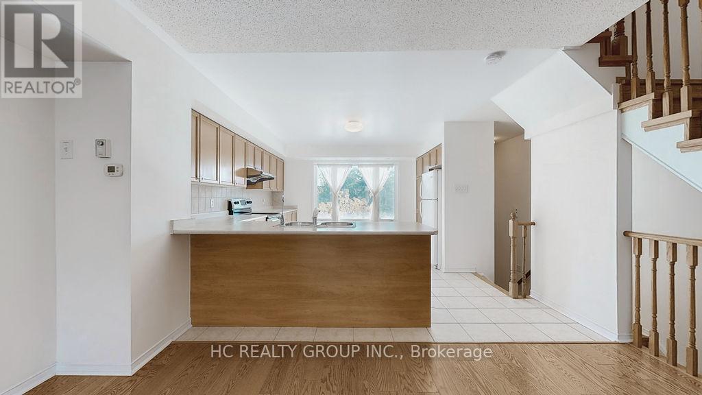 Photo 8 of 268 4975 Southampton Drive, Mississauga ON