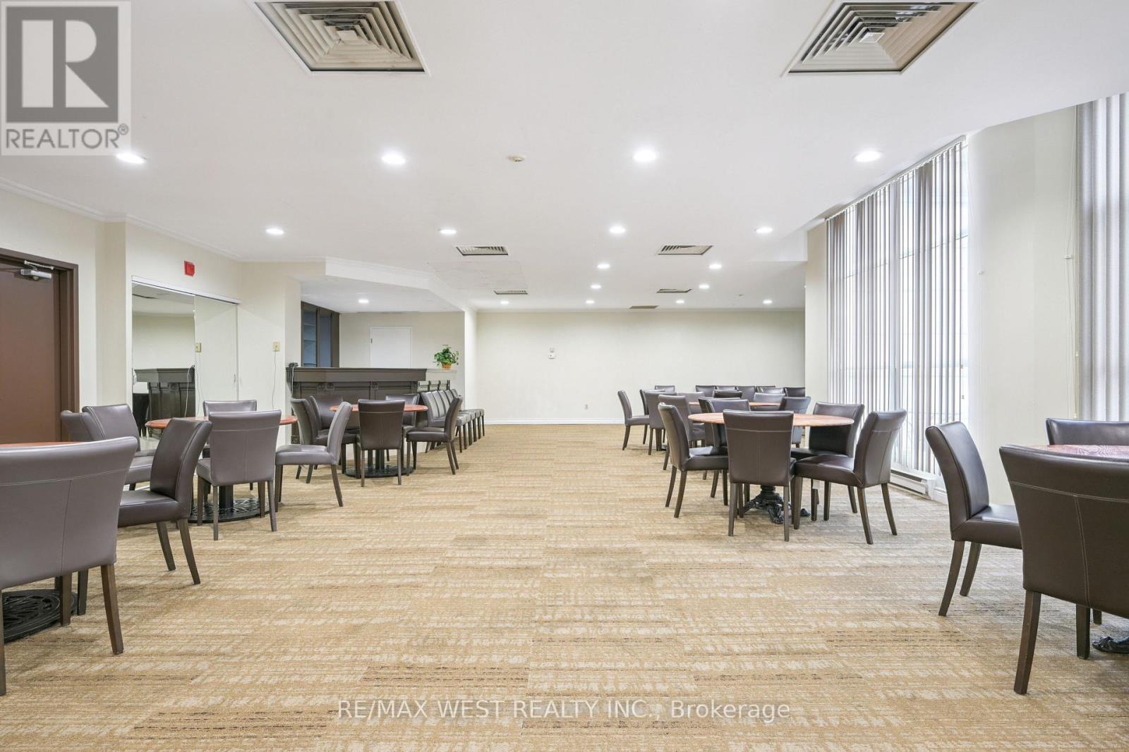 Photo 11 of 241 8351 Mclaughlin Road S, Brampton ON