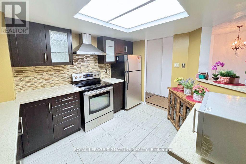 Photo 7 of 1405 4470 Tucana Court, Mississauga ON