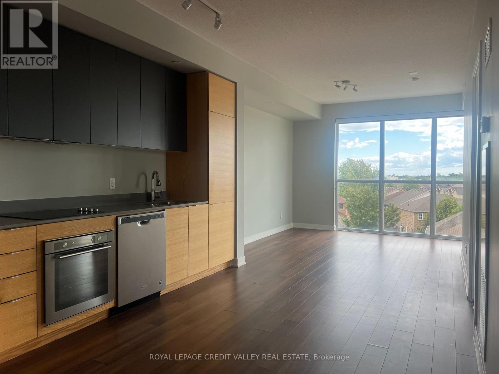 Photo 7 of D 416 5220 Dundas Street, Burlington ON