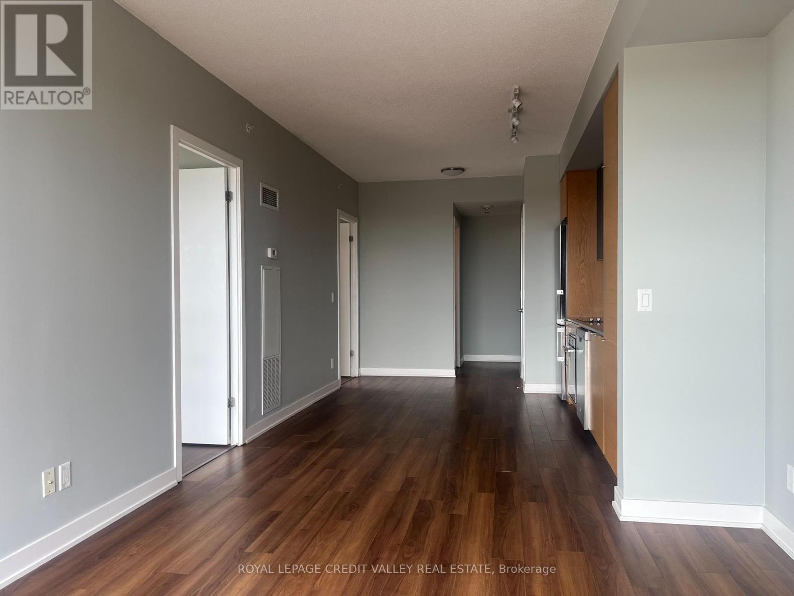 Photo 25 of D 416 5220 Dundas Street, Burlington ON