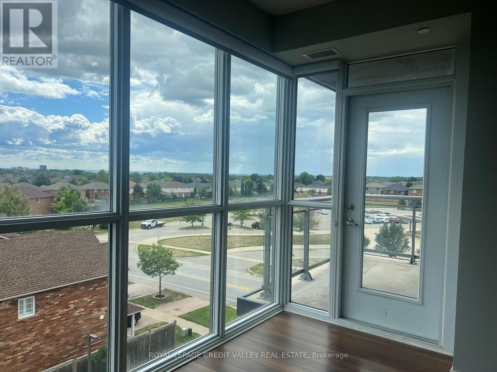 Photo 28 of D 416 5220 Dundas Street, Burlington ON