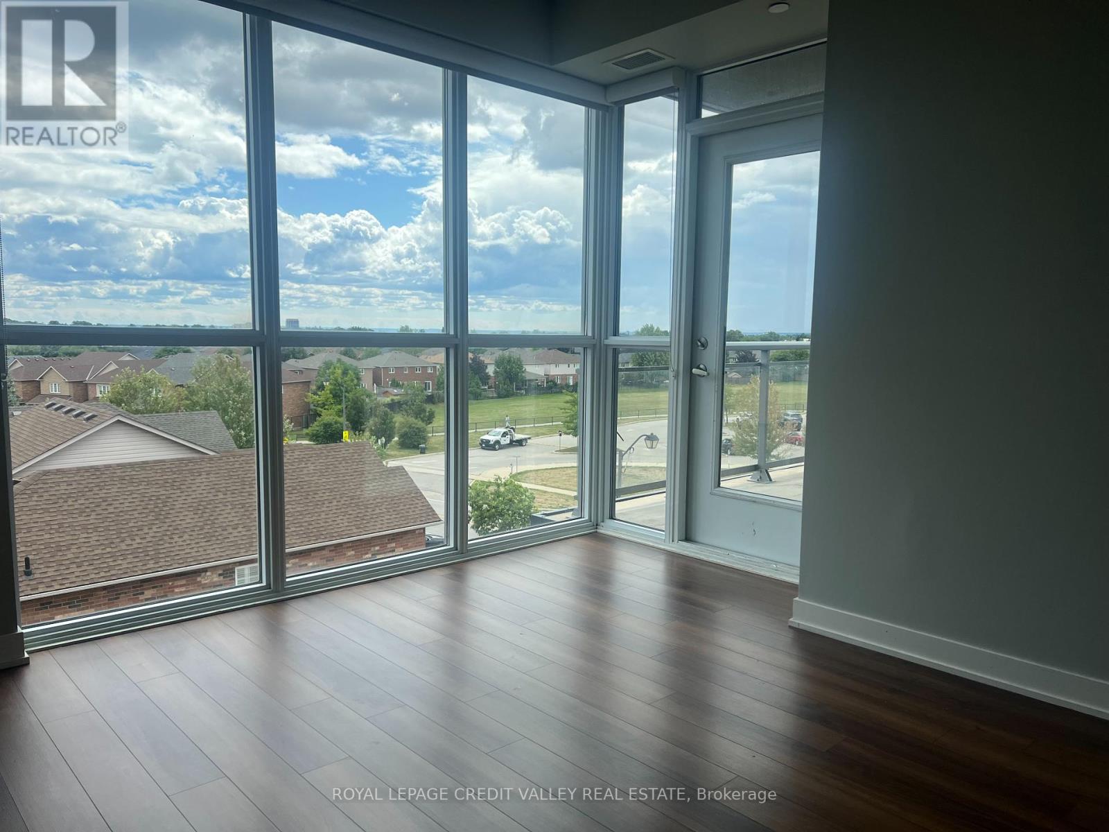 Photo 14 of D 416 5220 Dundas Street, Burlington ON