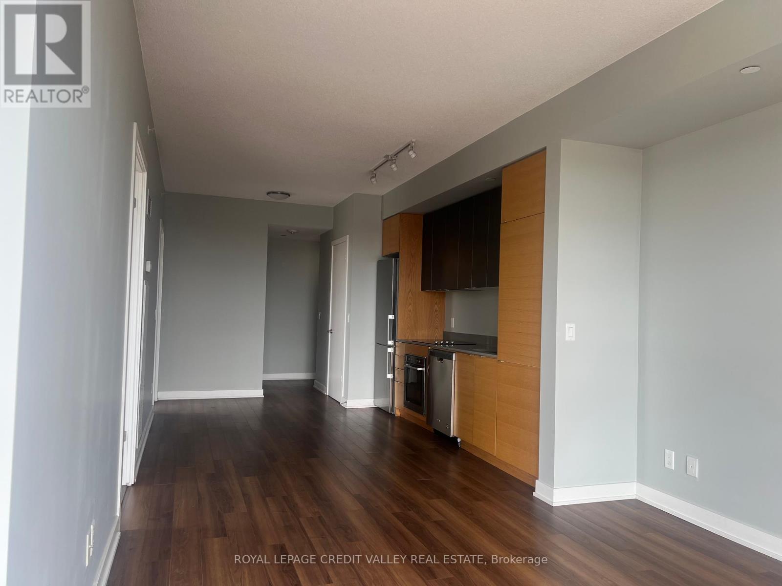 Photo 29 of D 416 5220 Dundas Street, Burlington ON