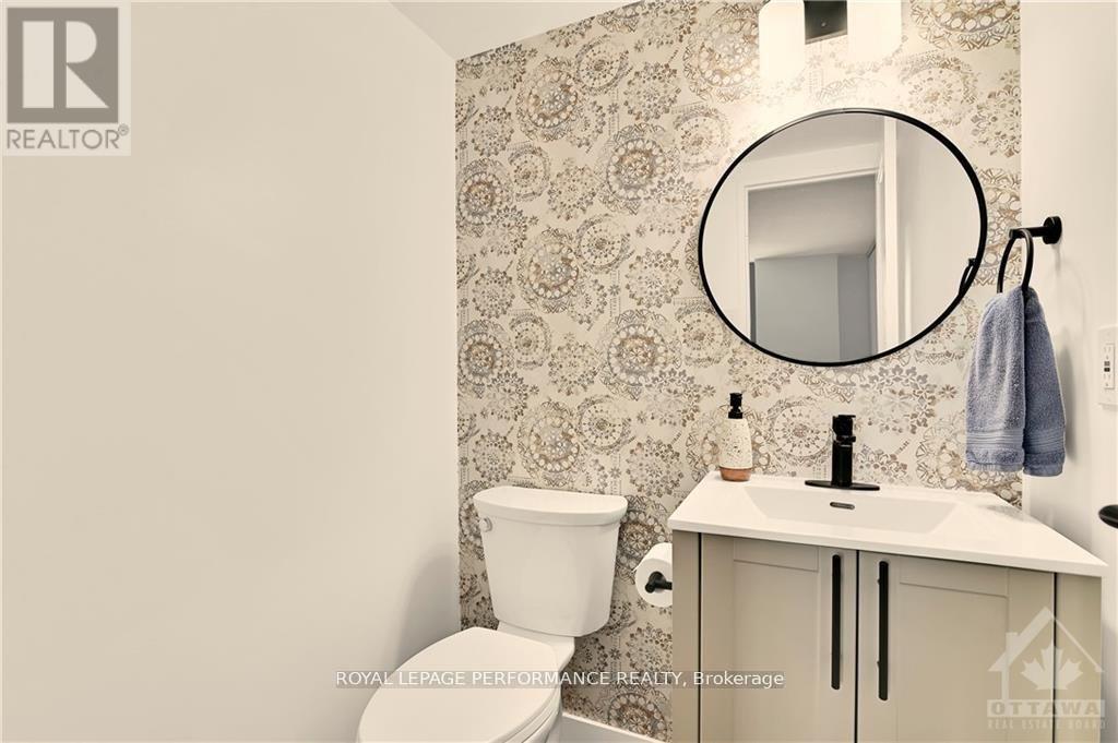 Photo 13 of 1115 2020 Jasmine Crescent, Ottawa ON