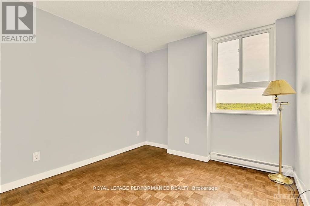Photo 18 of 1115 2020 Jasmine Crescent, Ottawa ON