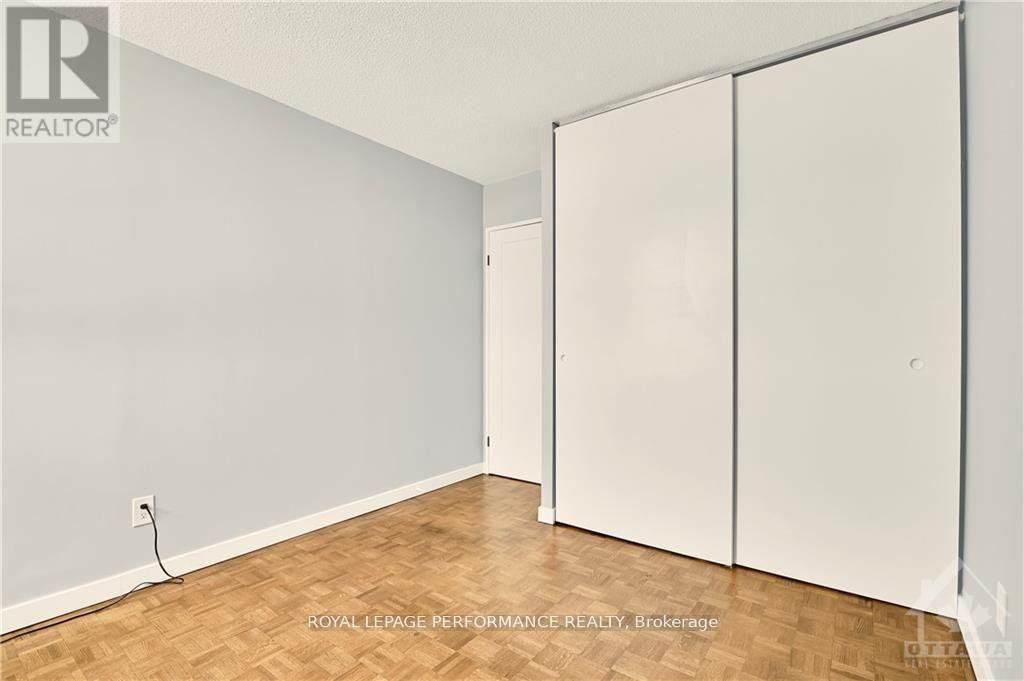 Photo 8 of 1115 2020 Jasmine Crescent, Ottawa ON