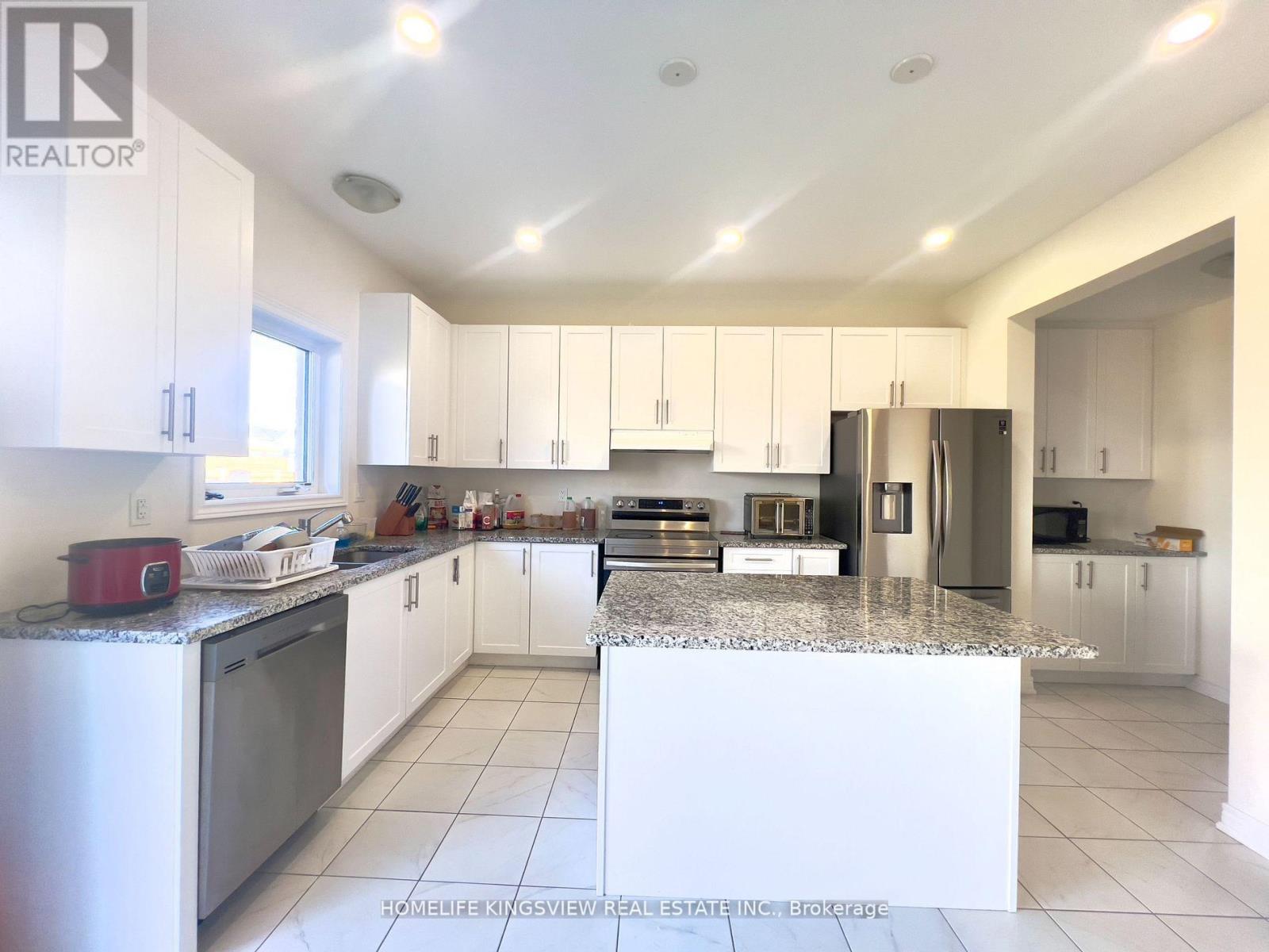 Photo 8 of 708 Gilmour Crescent, Shelburne ON