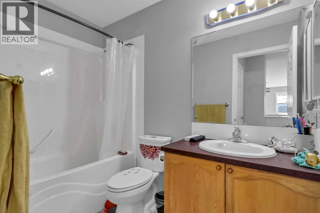 Photo 42 of 42 Royal Elm Drive Nw, Calgary AB