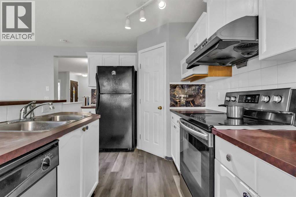 Photo 45 of 42 Royal Elm Drive Nw, Calgary AB