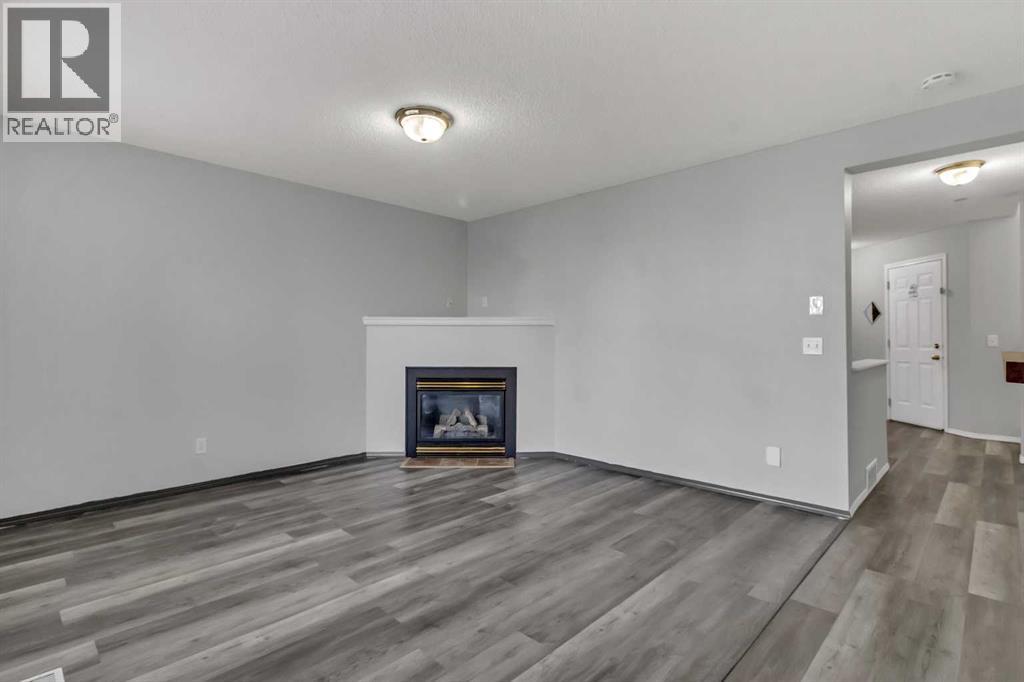 Photo 41 of 42 Royal Elm Drive Nw, Calgary AB