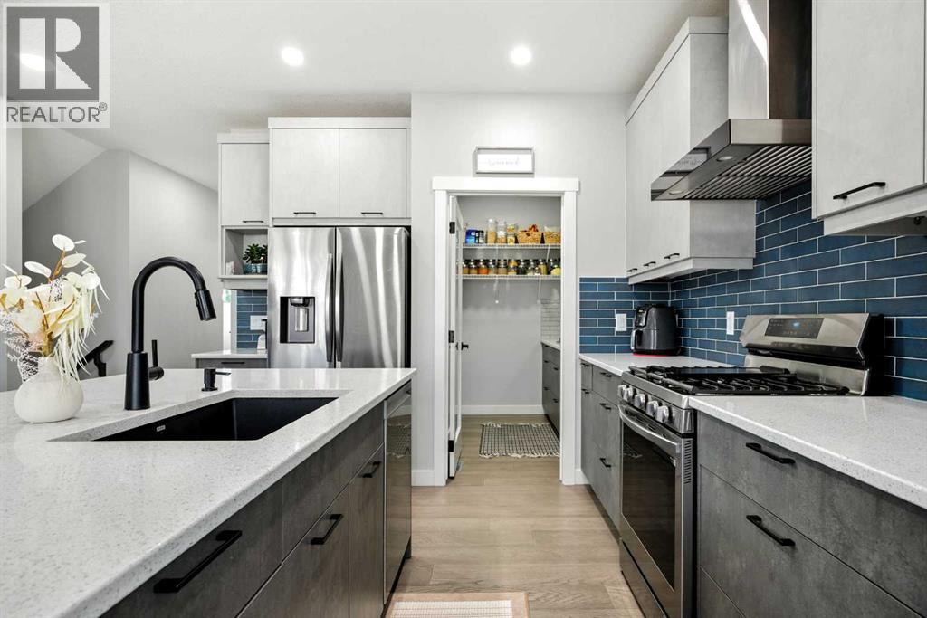 Photo 12 of 97 Amblehurst Gardens Nw, Calgary AB