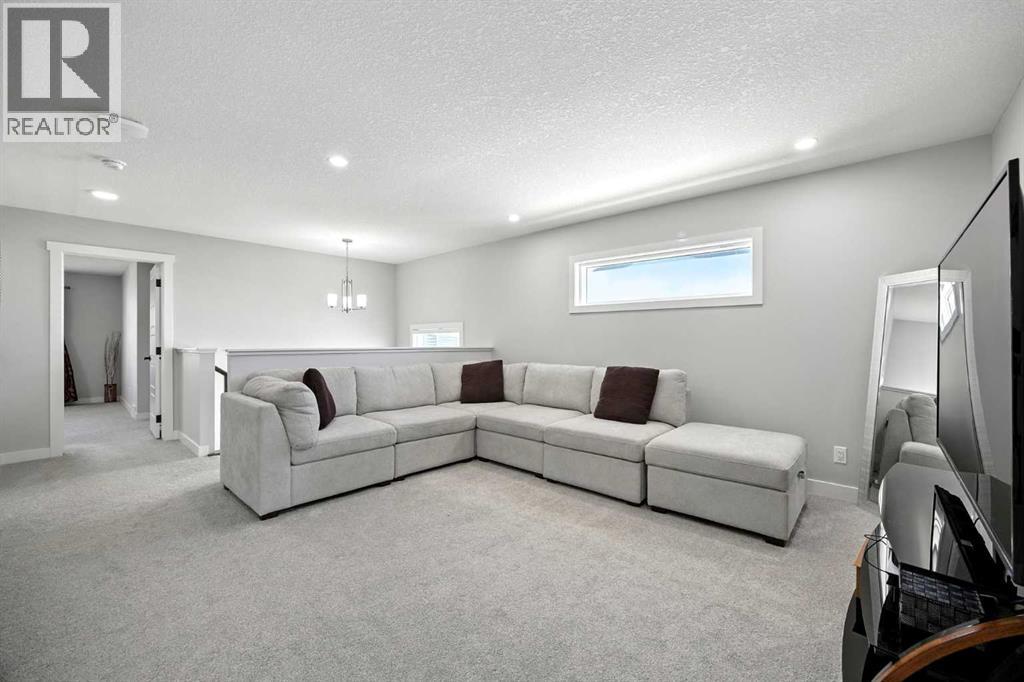 Photo 19 of 97 Amblehurst Gardens Nw, Calgary AB
