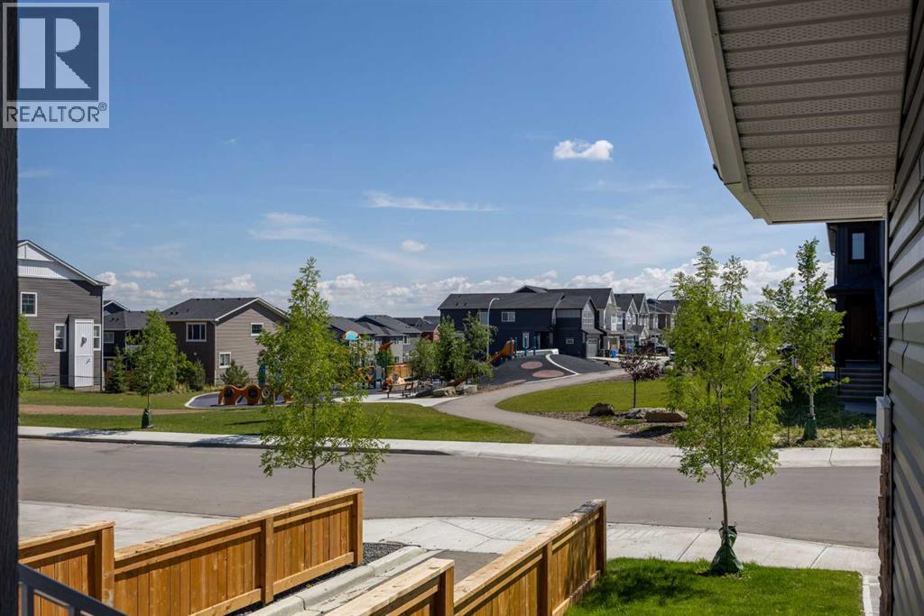 Photo 3 of 97 Amblehurst Gardens Nw, Calgary AB