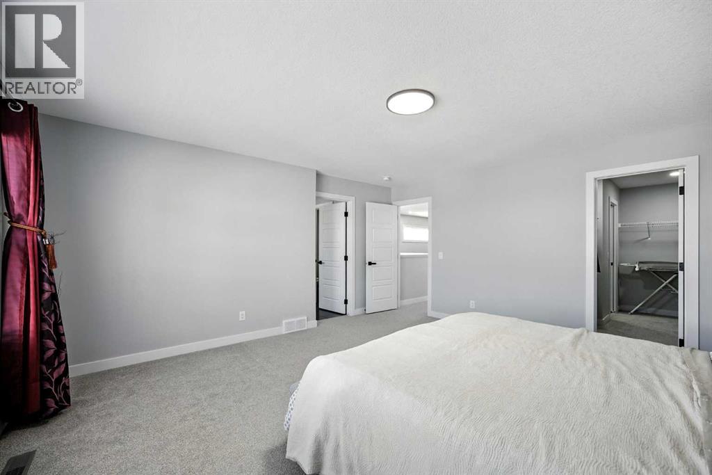 Photo 21 of 97 Amblehurst Gardens Nw, Calgary AB