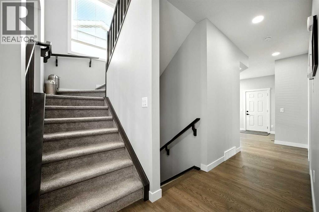 Photo 18 of 97 Amblehurst Gardens Nw, Calgary AB