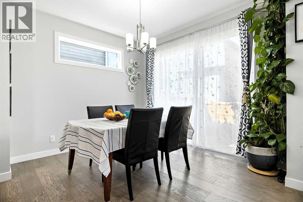 Photo 17 of 97 Amblehurst Gardens Nw, Calgary AB
