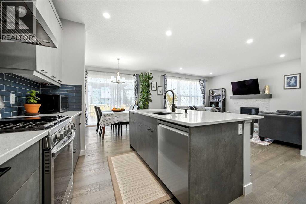 Photo 14 of 97 Amblehurst Gardens Nw, Calgary AB