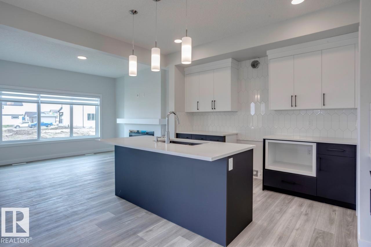 Photo 12 of 2831 191 St Nw, Edmonton AB