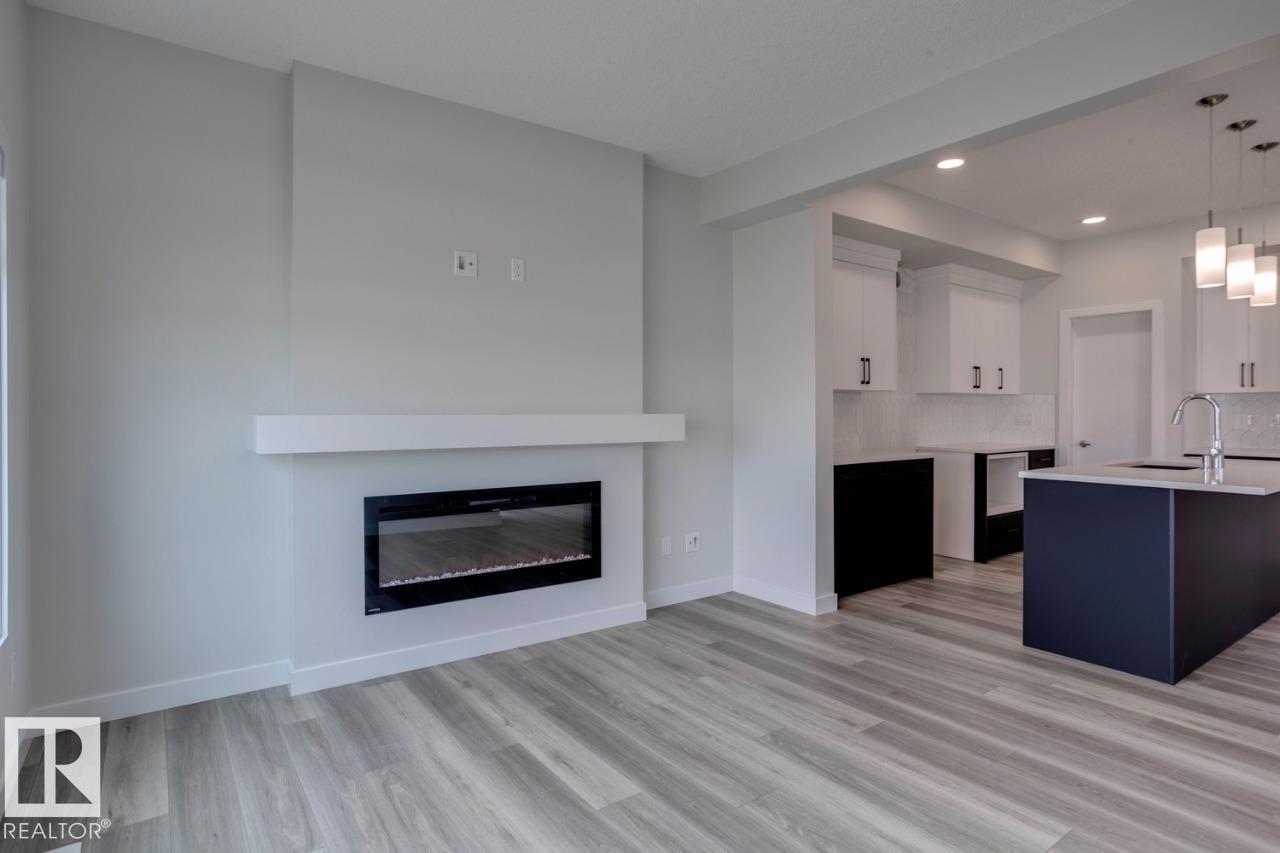 Photo 3 of 2831 191 St Nw, Edmonton AB
