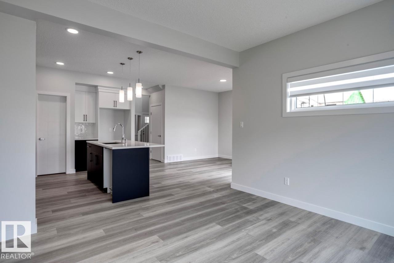 Photo 23 of 2831 191 St Nw, Edmonton AB