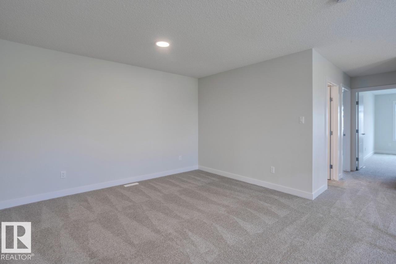 Photo 8 of 2831 191 St Nw, Edmonton AB