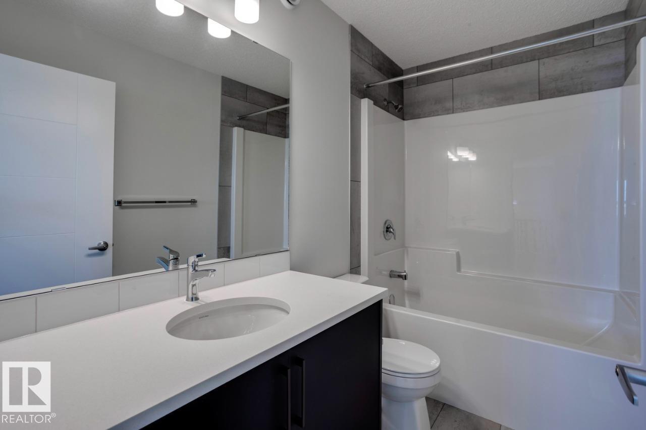 Photo 9 of 2831 191 St Nw, Edmonton AB