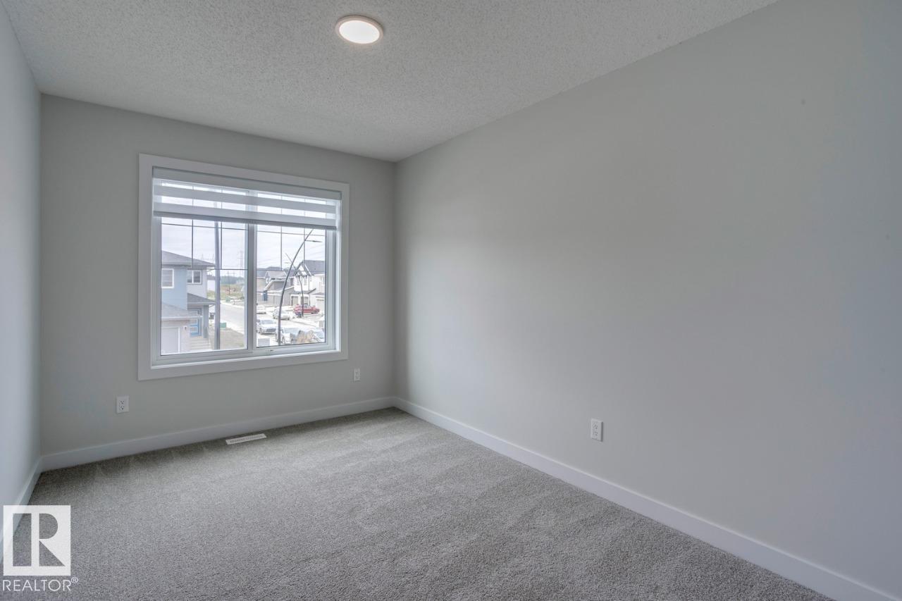 Photo 13 of 2831 191 St Nw, Edmonton AB