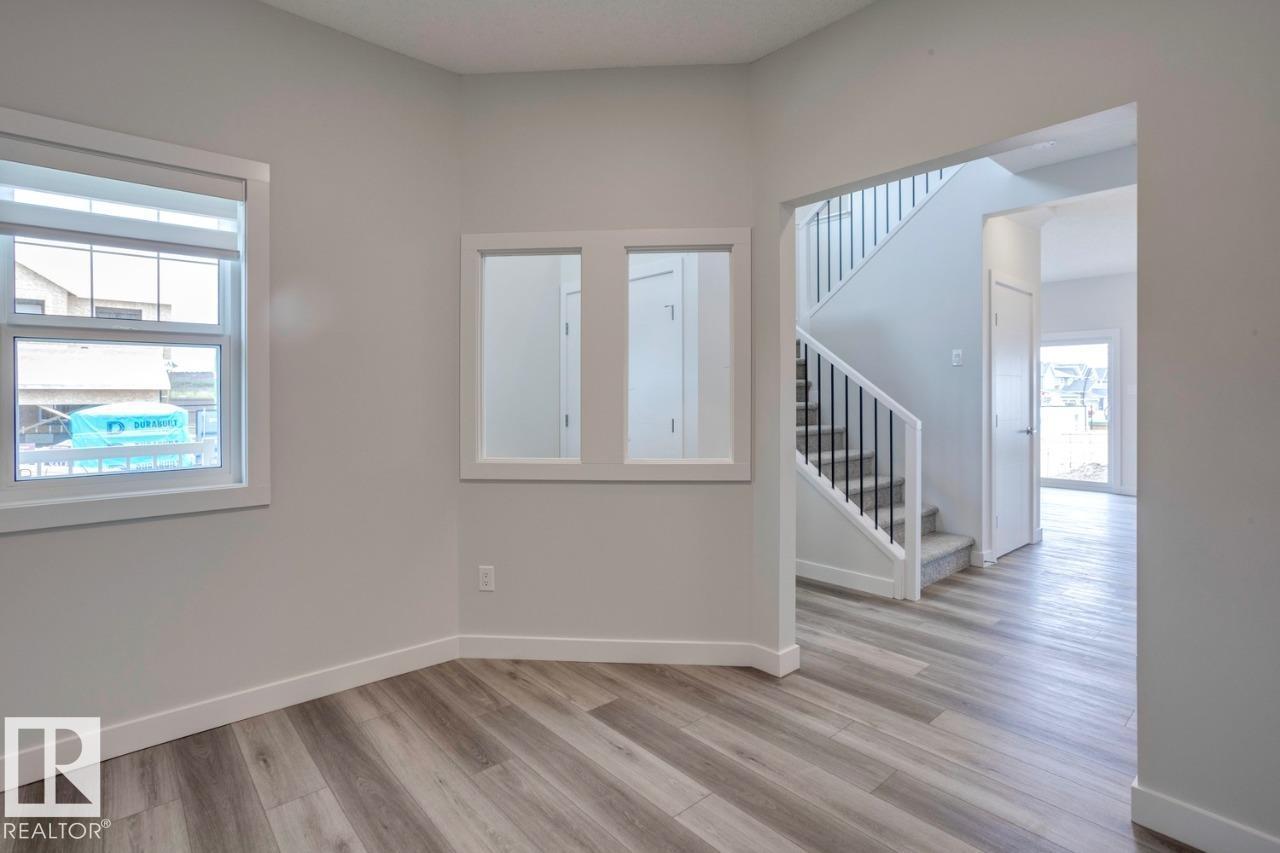 Photo 5 of 2831 191 St Nw, Edmonton AB