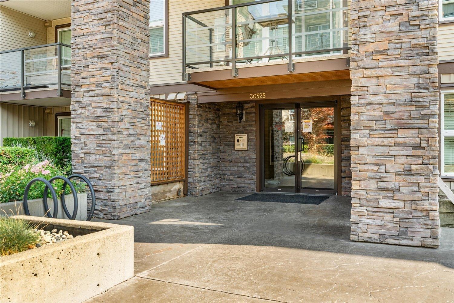 Photo 8 of 311 30525 Cardinal Avenue, Abbotsford BC