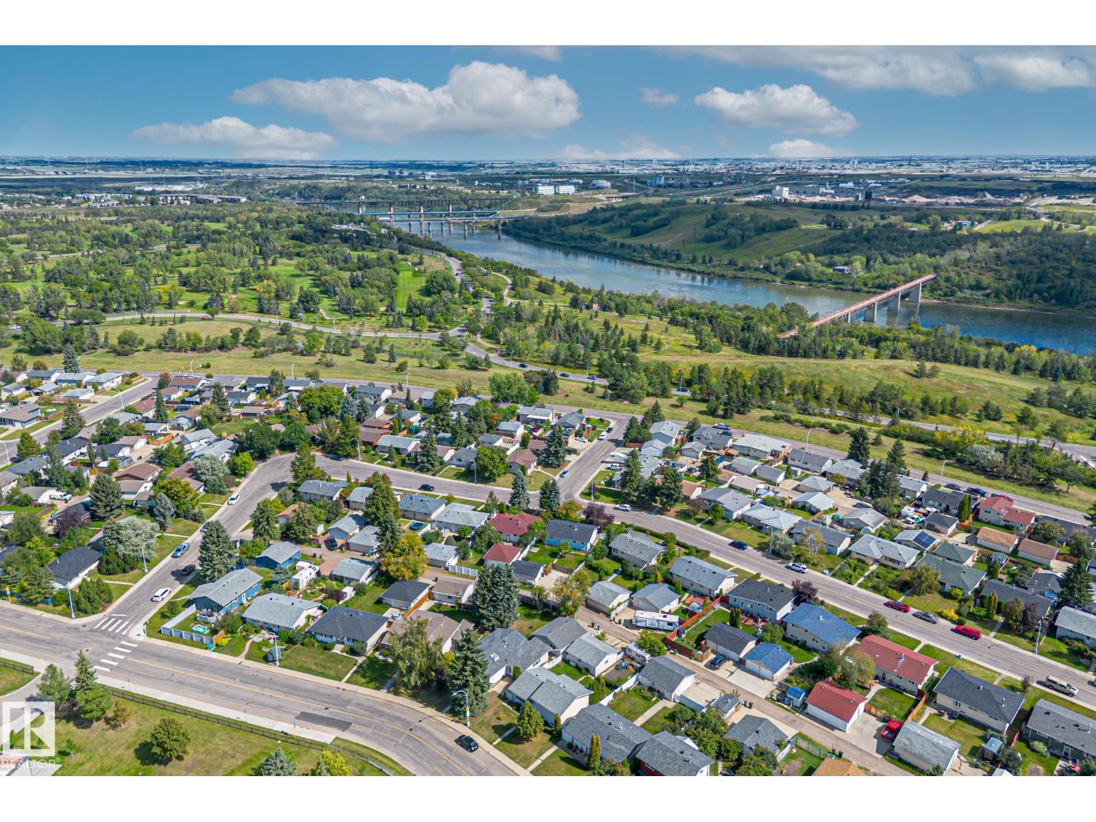 Photo 51 of 10832 31 St Nw, Edmonton AB